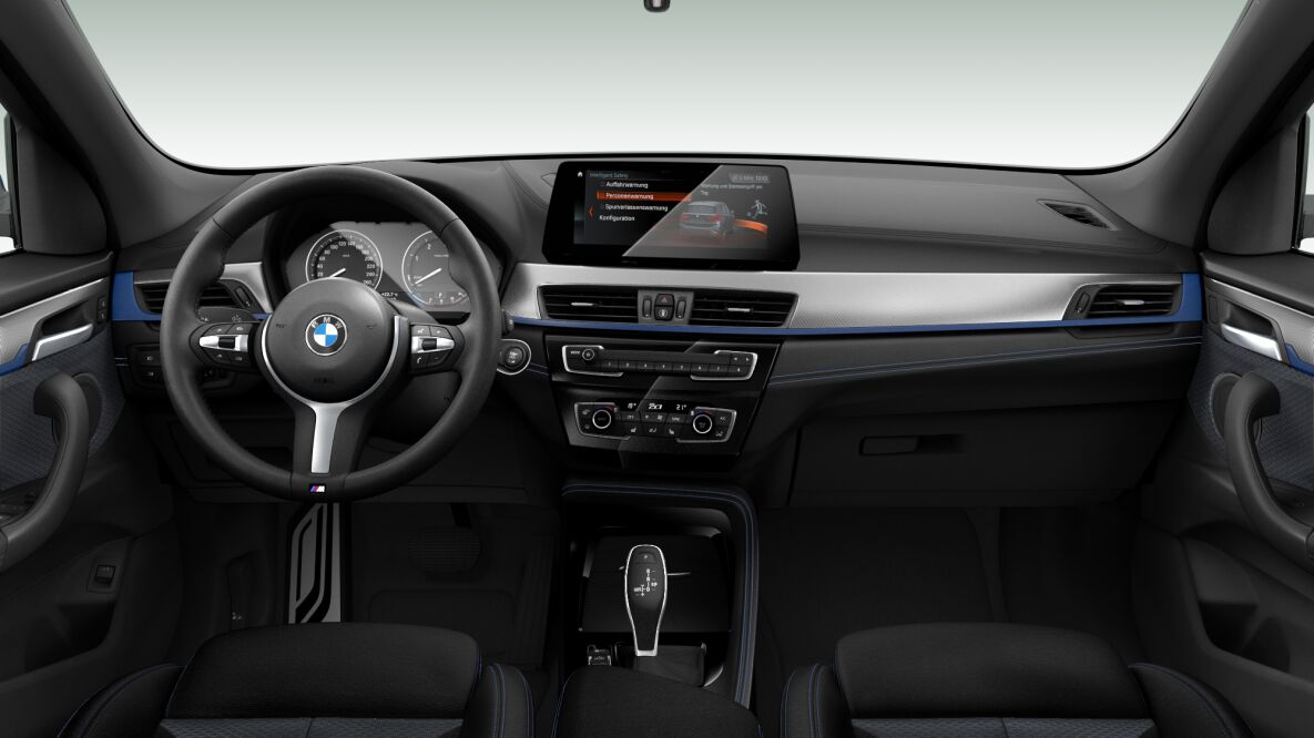 BMW BMW X im Innenraum von vorne
