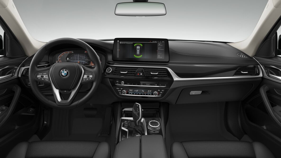 BMW BMW 5er im Innenraum von vorne