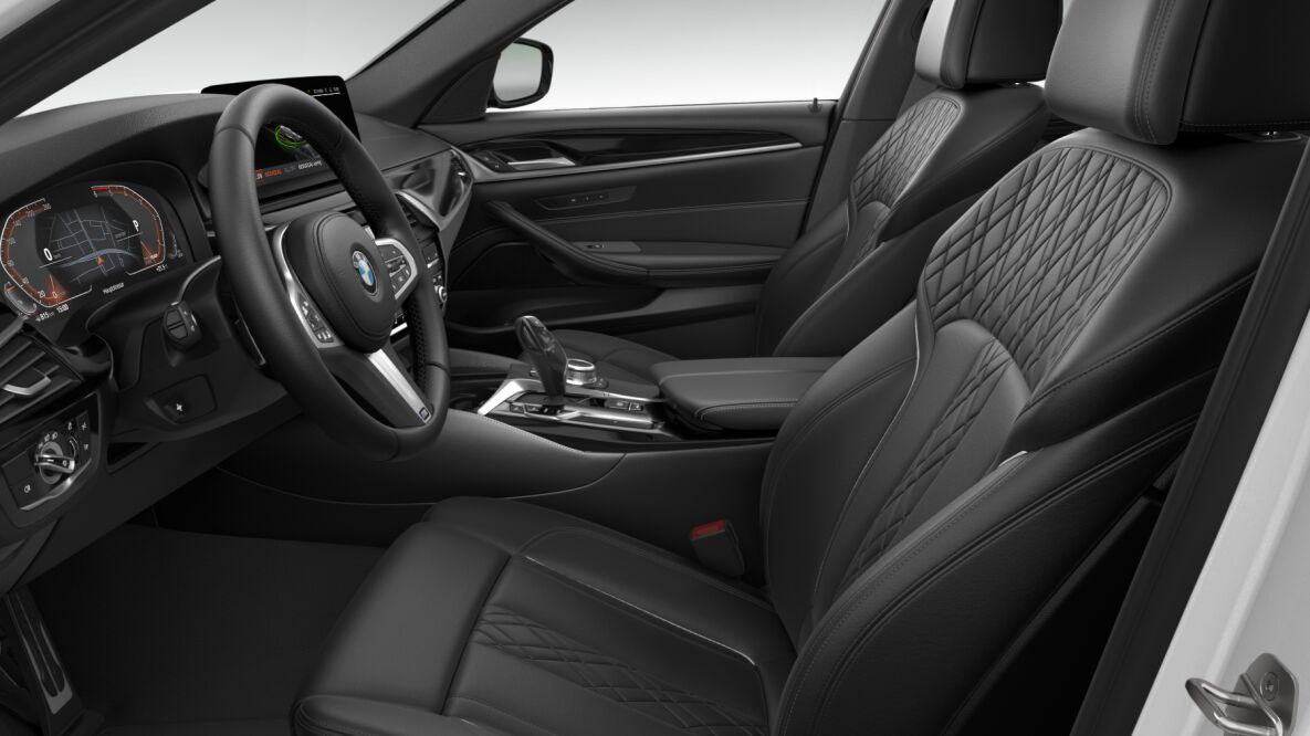 BMW BMW 5er im Innenraum seitlich BMW BMW 5er im Innenraum seitlich