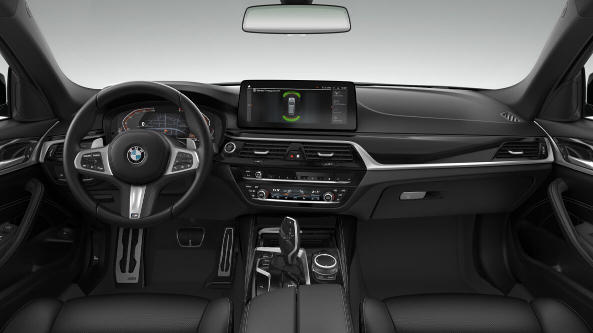 BMW BMW 5er im Innenraum von vorne