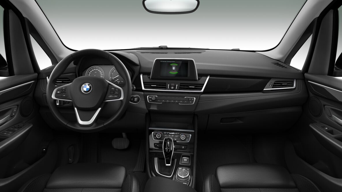 BMW BMW 2er im Innenraum von vorne BMW BMW 2er im Innenraum von vorne