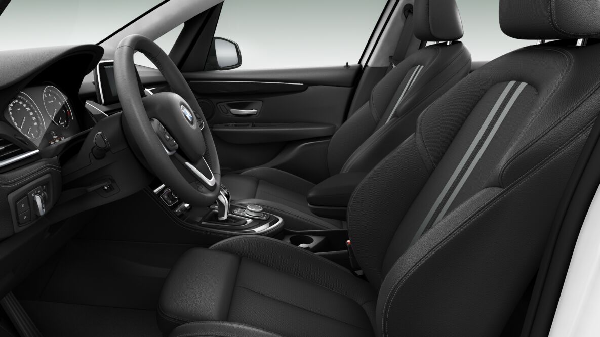 BMW BMW 2er im Innenraum seitlich BMW BMW 2er im Innenraum seitlich