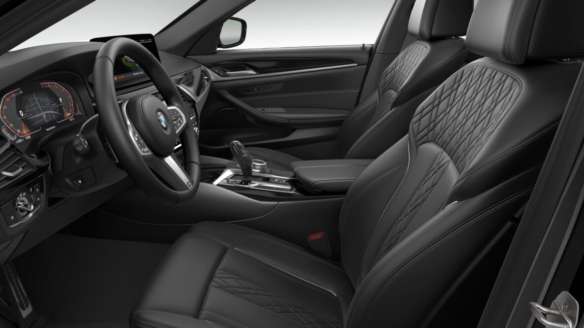 BMW BMW 5er im Innenraum seitlich BMW BMW 5er im Innenraum seitlich