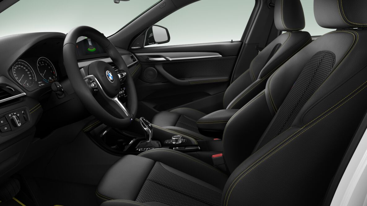 BMW BMW X im Innenraum seitlich